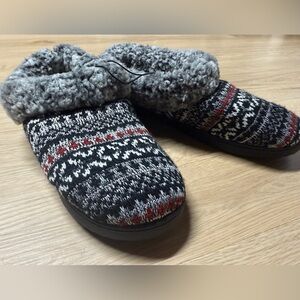 Dearfoams Gray and Black Knit Slippers. Women’s. Large.